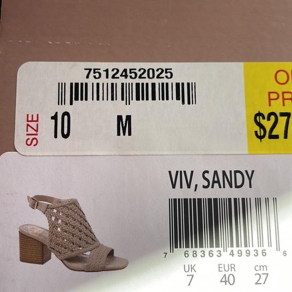 Women’s Sandals - Picture 8 of 9